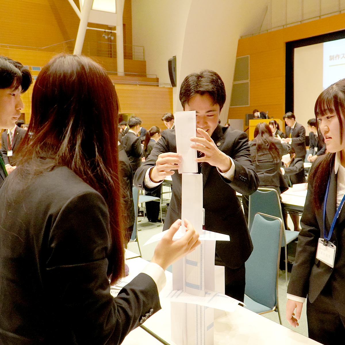 ペーパータワーによるアイスブレイク