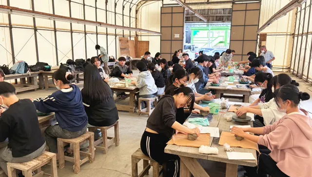 調理製菓総合学科:陶芸教室参加の様子