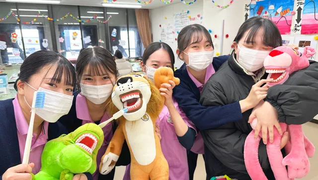 中央歯科衛生士調理製菓専門学校の学園祭の様子(歯科衛生学科)