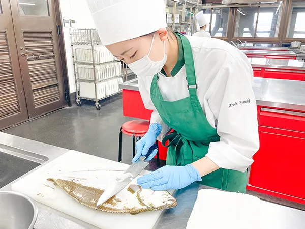 西洋料理実習風景